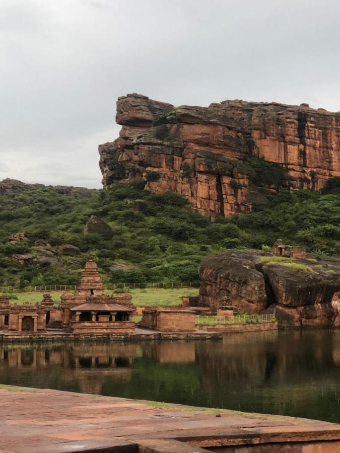 Готель Wada1 Aihole Екстер'єр фото